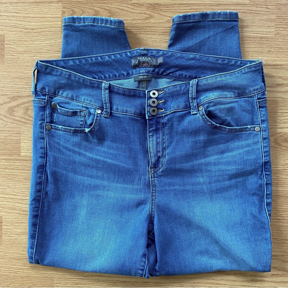 Torrid super soft high rise jegging jeans plus size 18 short